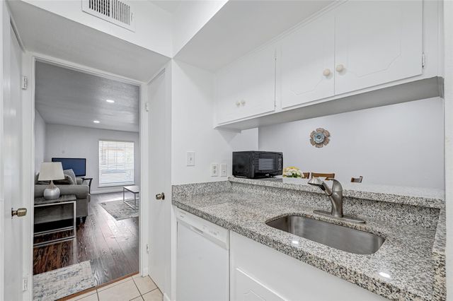 5863 Inwood Drive 3, Houston, TX 77057