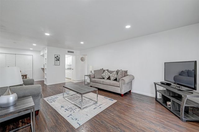 5863 Inwood Drive 3, Houston, TX 77057