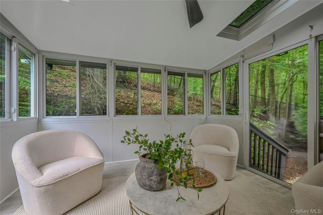 644 Bread And Cheese Hollow Road, Northport, NY 11768