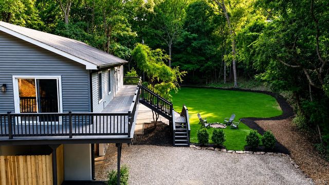 644 Bread And Cheese Hollow Road, Northport, NY 11768