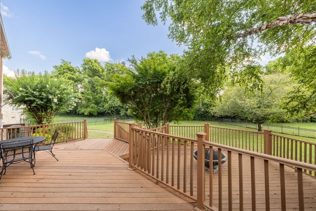 216 Grandview Cir, Gallatin, TN 37066