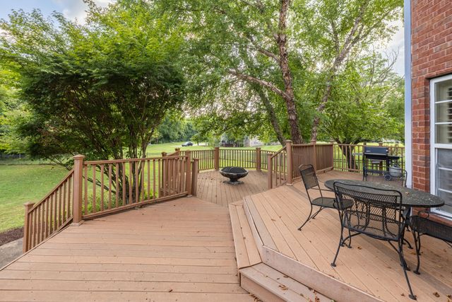 216 Grandview Cir, Gallatin, TN 37066