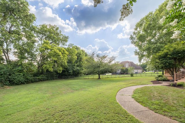 216 Grandview Cir, Gallatin, TN 37066