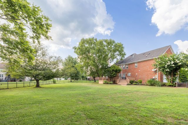 216 Grandview Cir, Gallatin, TN 37066