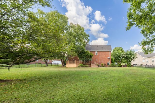 216 Grandview Cir, Gallatin, TN 37066