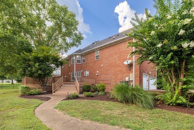 216 Grandview Cir, Gallatin, TN 37066