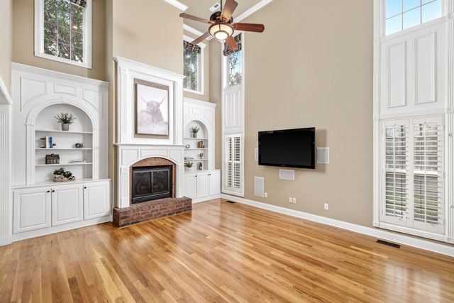 216 Grandview Cir, Gallatin, TN 37066