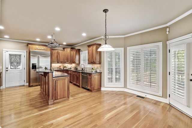 216 Grandview Cir, Gallatin, TN 37066