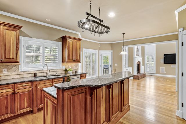 216 Grandview Cir, Gallatin, TN 37066