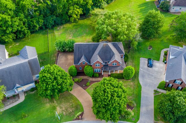 216 Grandview Cir, Gallatin, TN 37066