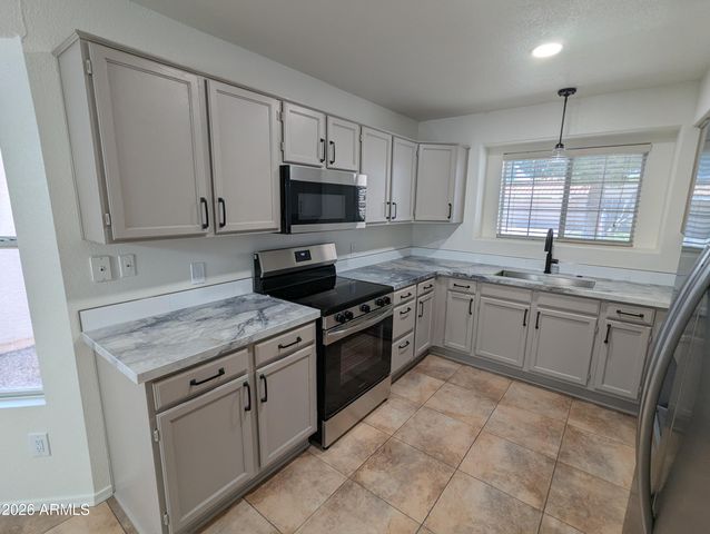 8034 W PARADISE Drive, Peoria, AZ 85345