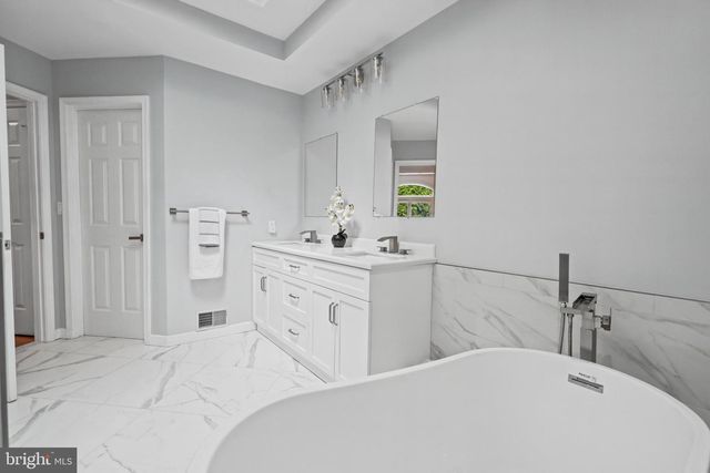 6 STONE GATE CT, Pikesville, MD 21208
