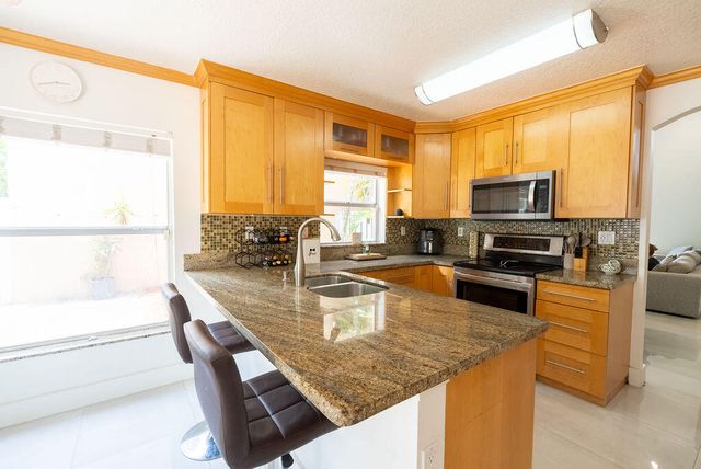 1284 NW 125th Terrace, Sunrise, FL 33323