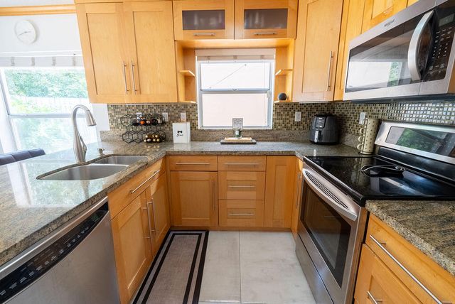 1284 NW 125th Terrace, Sunrise, FL 33323