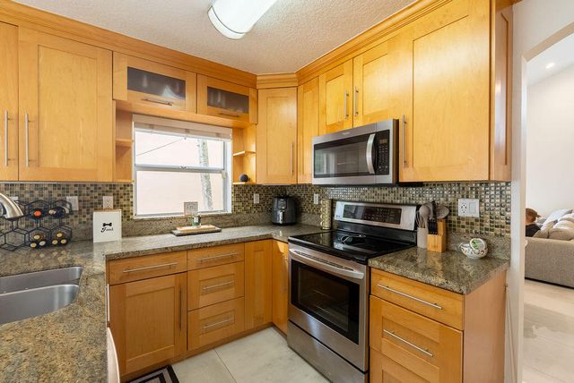 1284 NW 125th Terrace, Sunrise, FL 33323