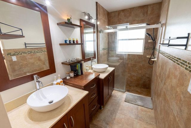 1284 NW 125th Terrace, Sunrise, FL 33323