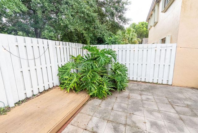 1284 NW 125th Terrace, Sunrise, FL 33323