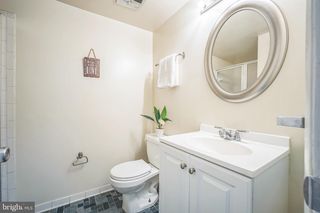 6220 Edsall Rd Unit 302, Alexandria, VA 22312
