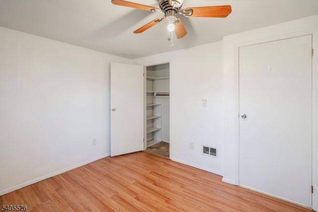 5 Deer Run Dr, High Bridge Boro, NJ 08829