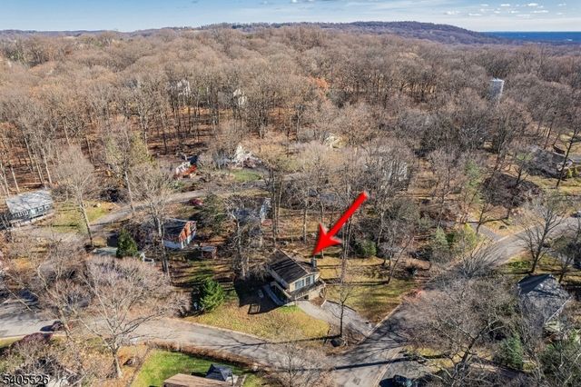 5 Deer Run Dr, High Bridge Boro, NJ 08829