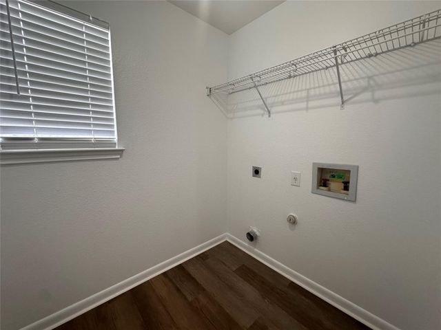722 Lavaca LOOP, Elgin, TX 78621