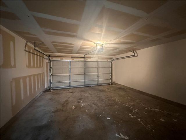 722 Lavaca LOOP, Elgin, TX 78621