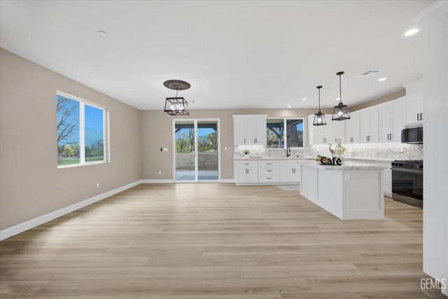 28840 Birkdale Court, Tehachapi, CA 93561