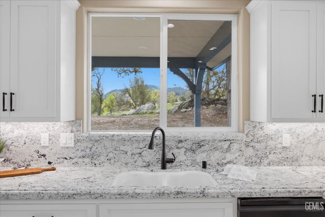 28840 Birkdale Court, Tehachapi, CA 93561