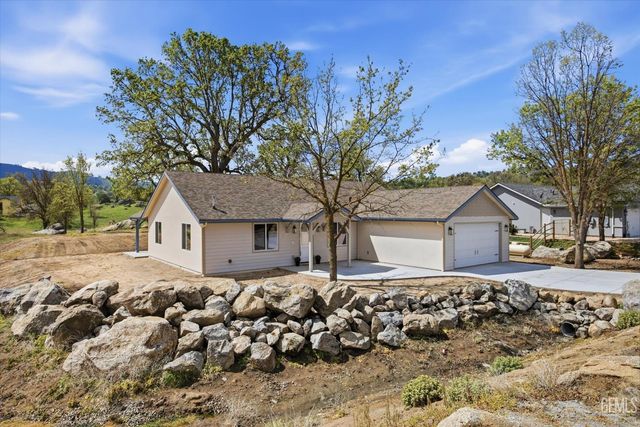 28840 Birkdale Court, Tehachapi, CA 93561