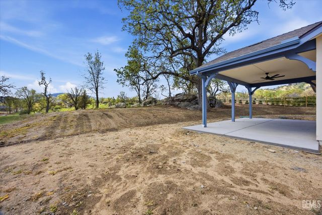 28840 Birkdale Court, Tehachapi, CA 93561