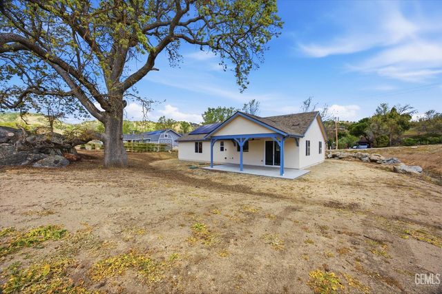 28840 Birkdale Court, Tehachapi, CA 93561