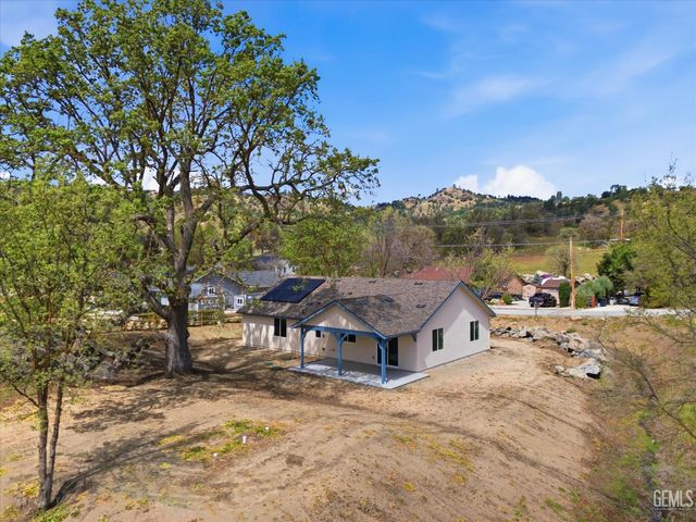 28840 Birkdale Court, Tehachapi, CA 93561