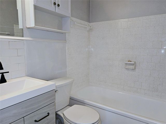 6801 48TH AVENUE N B, St Petersburg, FL 33709