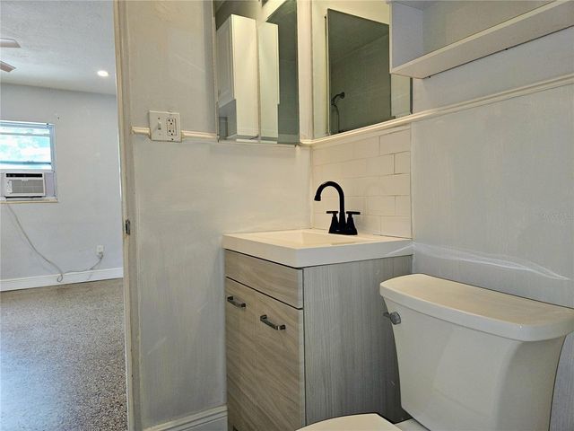 6801 48TH AVENUE N B, St Petersburg, FL 33709