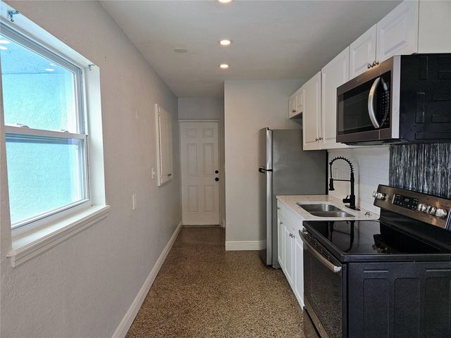 6801 48TH AVENUE N B, St Petersburg, FL 33709