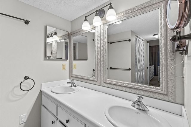 1508 PELICAN COVE ROAD 132, Sarasota, FL 34231