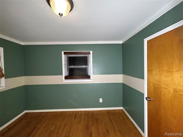 28404 Alger Boulevard, Madison Heights, MI 48071