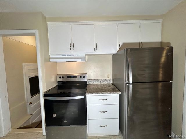 28404 Alger Boulevard, Madison Heights, MI 48071