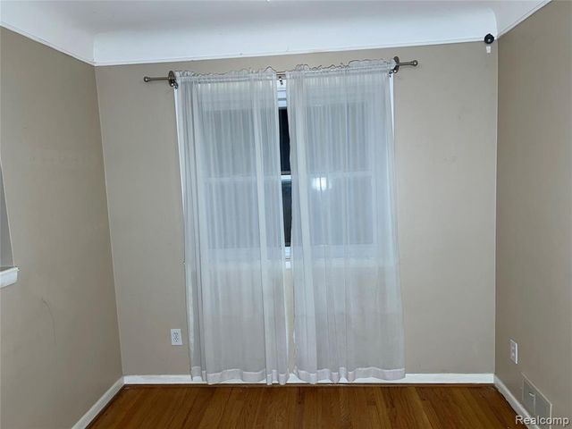 28404 Alger Boulevard, Madison Heights, MI 48071