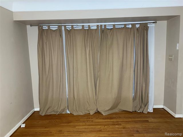 28404 Alger Boulevard, Madison Heights, MI 48071