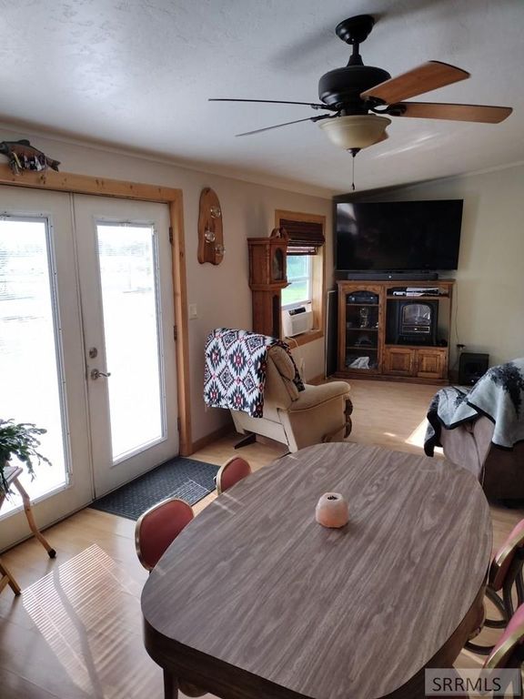 Image 11 of property listing at 3195 N 3350 W, Moore, ID 83255