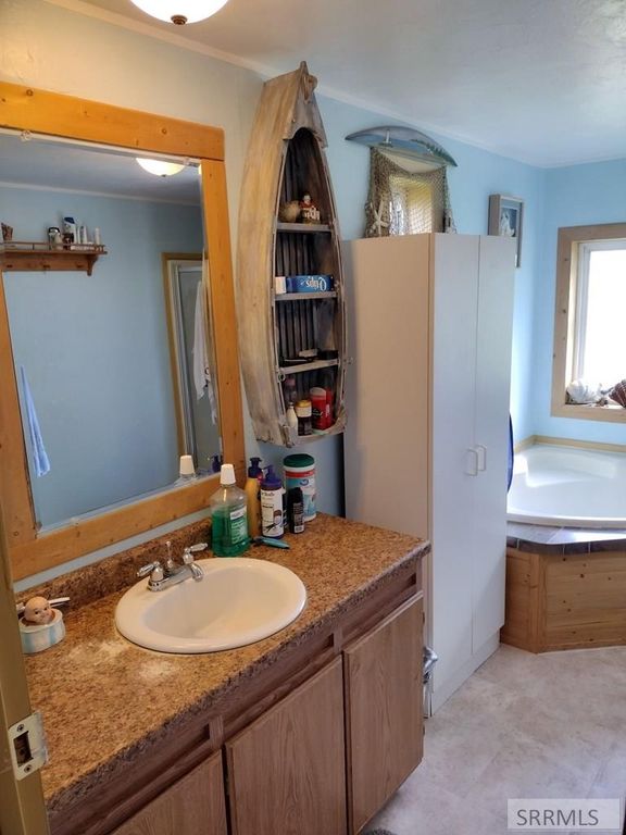 Image 16 of property listing at 3195 N 3350 W, Moore, ID 83255