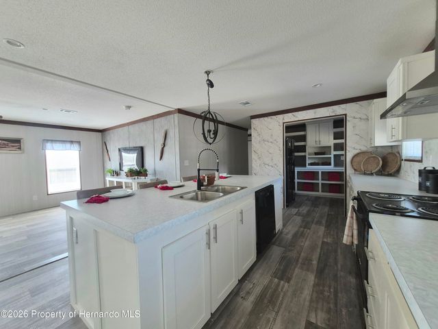 8128 Weeping Willow Street, Brooksville, FL 34613