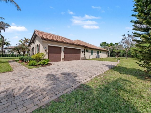 774 SW Winston Avenue, Palm City, FL 34990