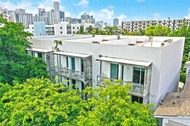 761 NW 1st Street, Miami, FL 33128