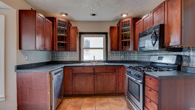 232 Fernwood Drive, Evansville, IN 47711