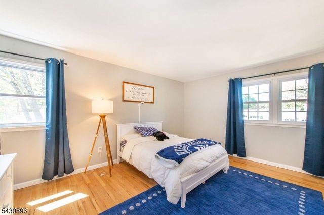 87 Oakdale Rd, Chester Boro, NJ 07930