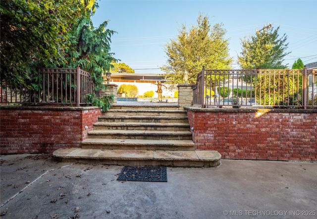 1842 Wood, Mcalester, OK 74501