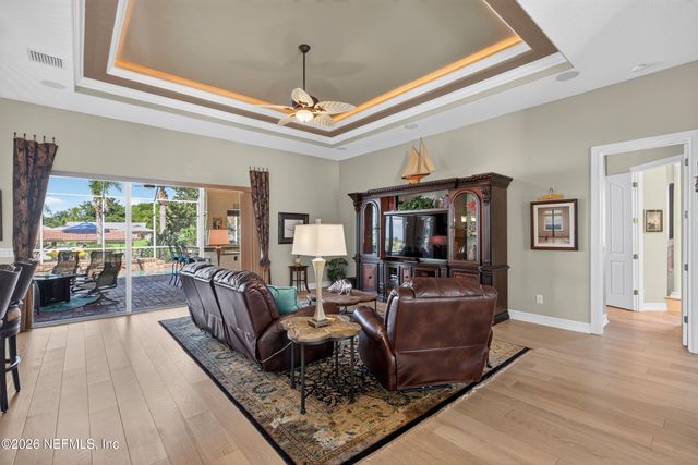 8 OLD OAK Drive N, Palm Coast, FL 32137