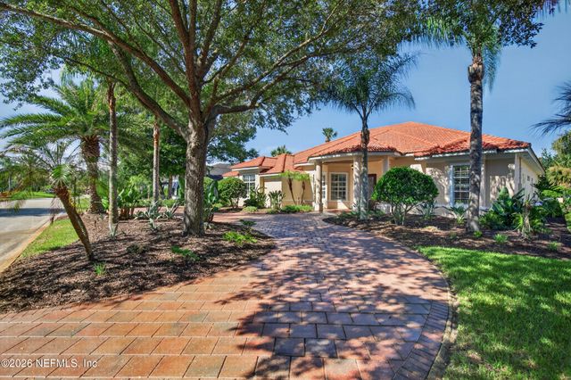 8 OLD OAK Drive N, Palm Coast, FL 32137